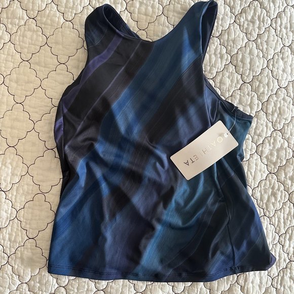 NWT - Athleta Lightning Print Support Top - Size M - Originally $69 - Picture 3 of 5